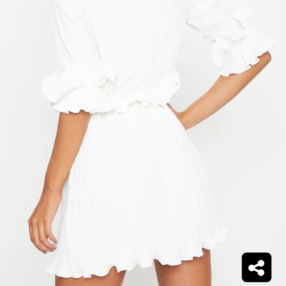 PrettyLittleThing frilly dress. Black. Size 4. - Picture 4 of 5